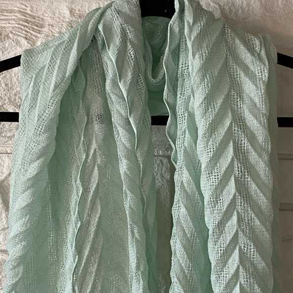 Cute Scarf - Picture 2 of 8